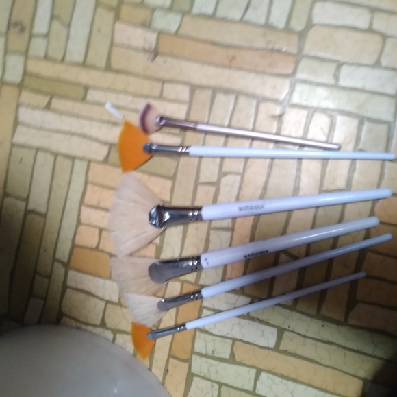 Makeup brushes - Picture 2 of 6